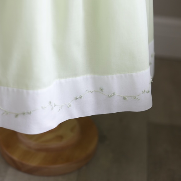 Strasburg Dress Sleeveless Apple Green With Embroidery Size 5/6 Spring Portrait - Picture 5 of 7